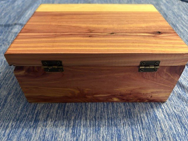 Cedar Keepsake Box - Dave Davis Woodworking