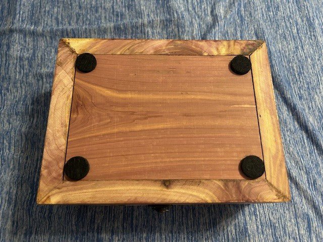 Cedar Keepsake Box - Dave Davis Woodworking