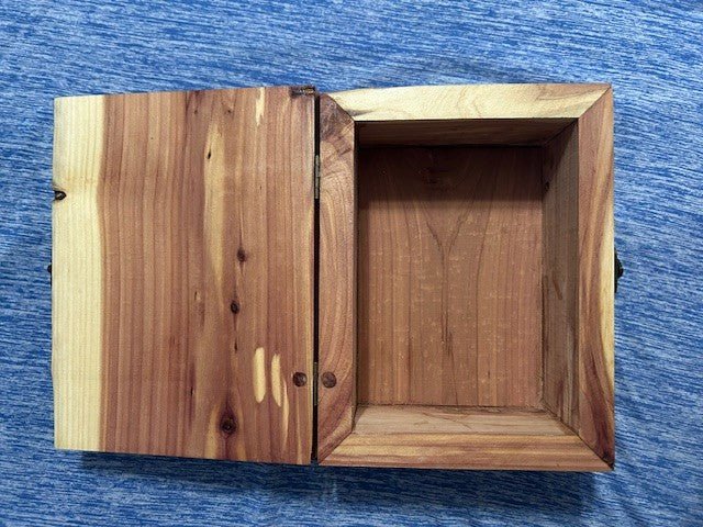 Cedar Keepsake Box - Dave Davis Woodworking