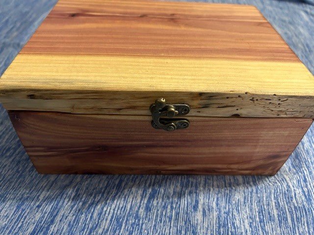 Cedar Keepsake Box - Dave Davis Woodworking