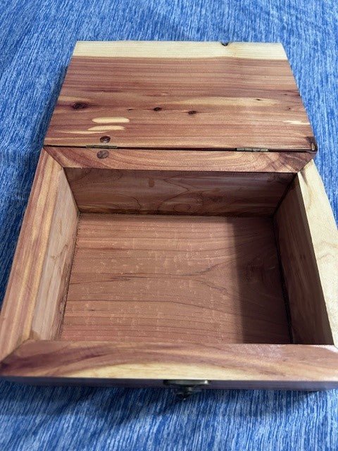 Cedar Keepsake Box - Dave Davis Woodworking