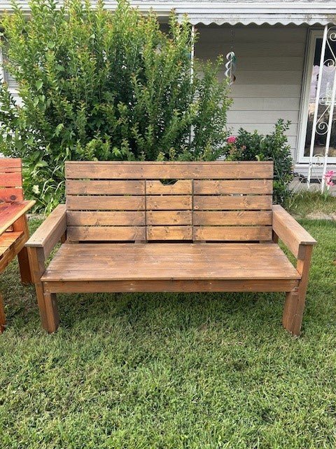 Lazy Bench with Cup Holders - Dave Davis Woodworking